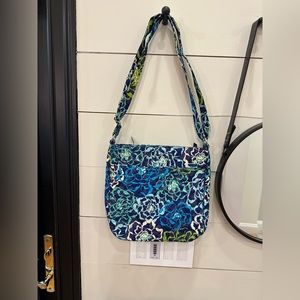 Vera Bradley cross body bag. Adjustable strap.